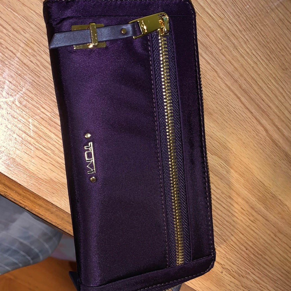 Tumi wallet